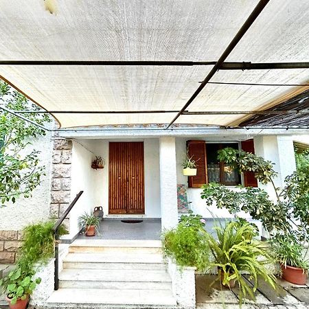 Domo Austinu - Abbasanta Vila Exterior foto